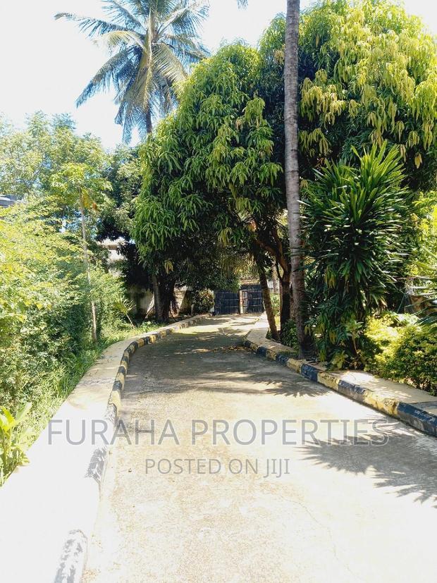 5bdrm Mansion in Bamburi Utange for sale