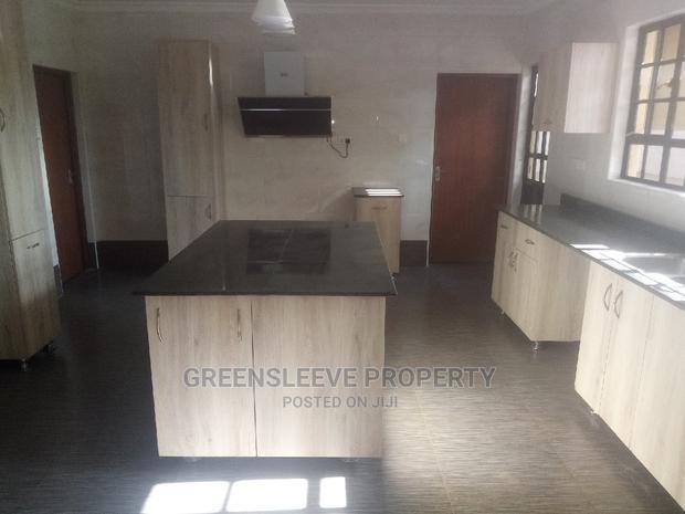6bdrm Townhouse/Terrace in Kisembe, Hardy for sale