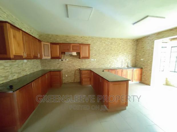 5bdrm Townhouse / Terrace in Hardly, Hardy for rent