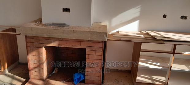6bdrm Townhouse/Terrace in Kisembe, Hardy for sale