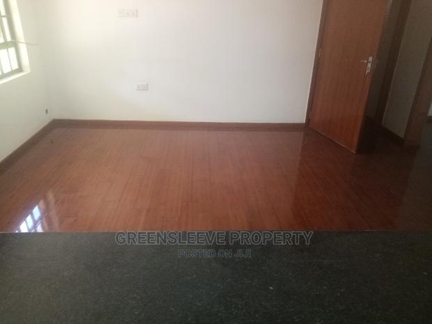 6bdrm Townhouse/Terrace in Kisembe, Hardy for sale