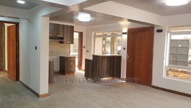 4bdrm Townhouse / Terrace in Bongain, Karen C for Rent
