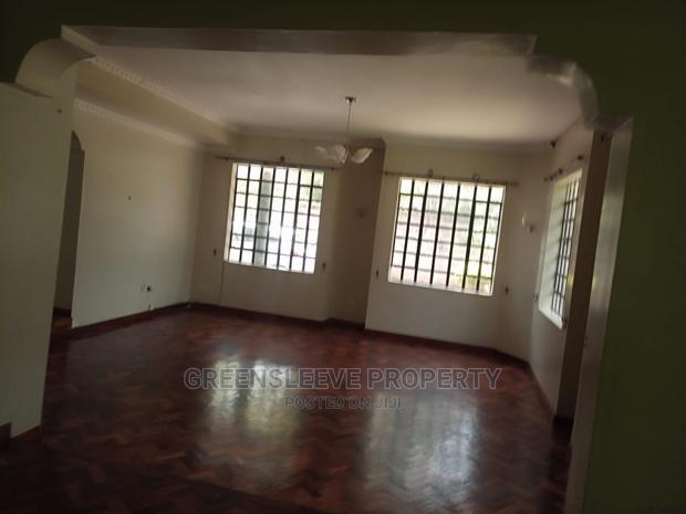 5bdrm Townhouse/Terrace in Mutero, Hardy for Rent
