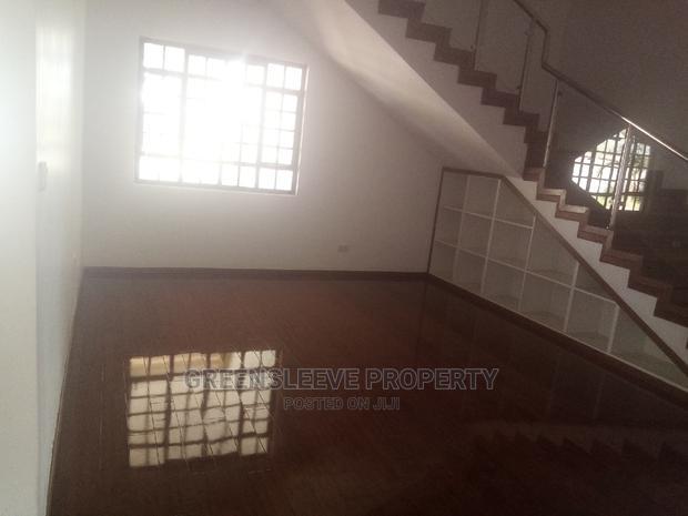 6bdrm Townhouse/Terrace in Kisembe, Hardy for sale