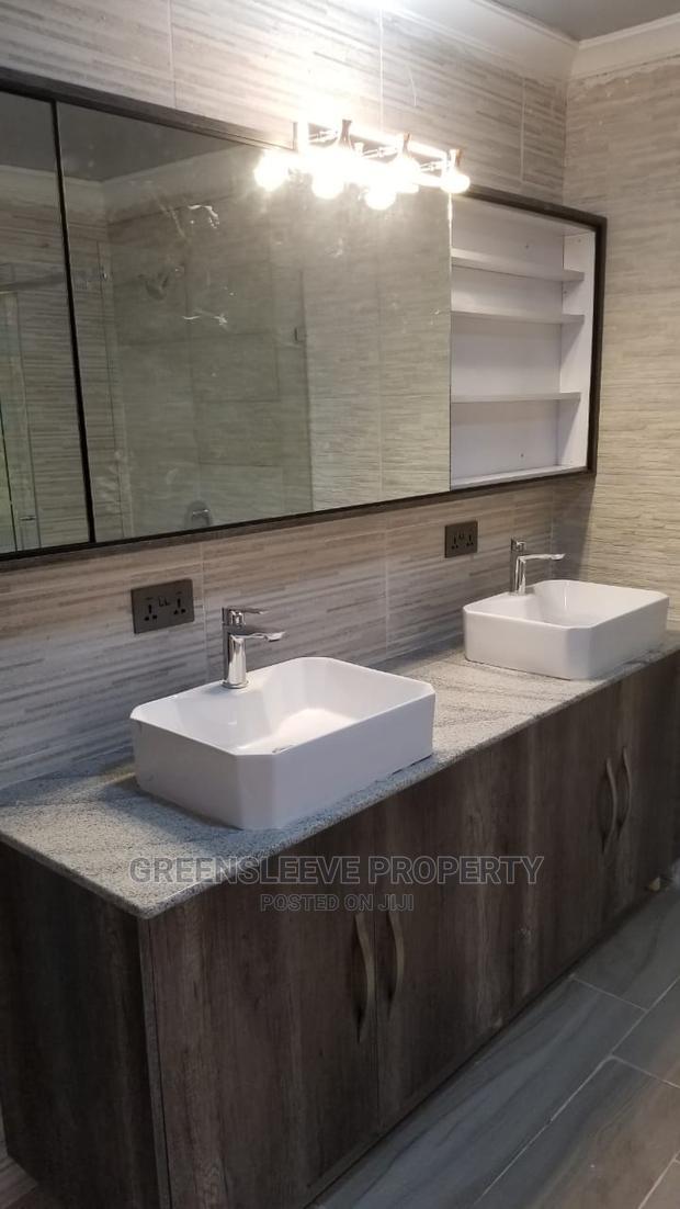 4bdrm Townhouse / Terrace in Bongain, Karen C for Rent