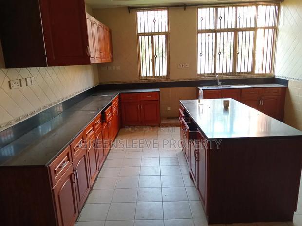 6bdrm Maisonette in Karen for rent
