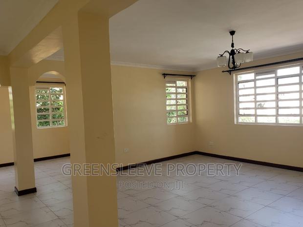 4bdrm Townhouse / Terrace in Hardly, Hardy for rent