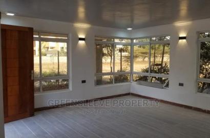 4bdrm Townhouse / Terrace in Bongain, Karen C for Rent