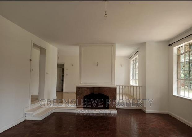 5bdrm Townhouse / Terrace in Hardly, Hardy for rent