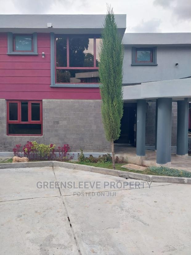 4bdrm Mansion in Mutero Kirarapion for rent