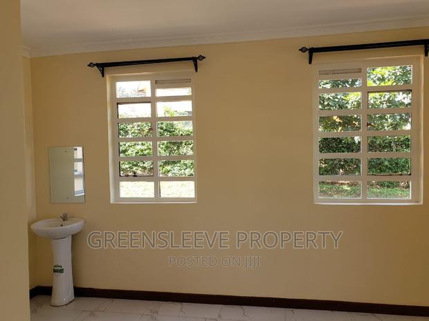 4bdrm Townhouse / Terrace in Hardly, Hardy for rent
