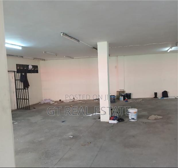 A 2000 SQFT Go Down for Rent!