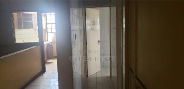 Warehouse on 1st Floor or Commercial Space to Let