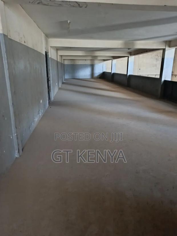 8000sqft Warehouse to Let