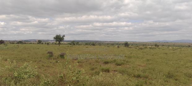 200 Acres at 4.5M Per Acre. 2kms From Umma University.