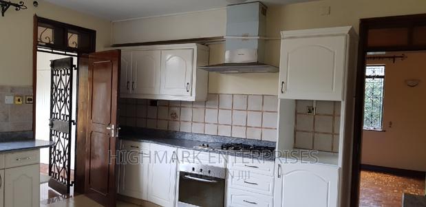 5bdrm Maisonette in Ridgeways for sale