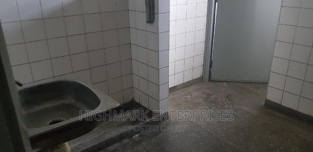 9000 Sq Feet to Let