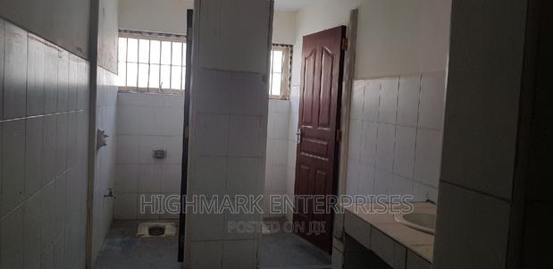 5500 Sq Feet Godowns to Let