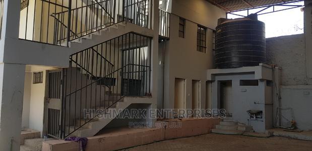8000 Sq Feet Godown to Let