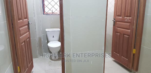 10000 Sq Feet Godown/Warehouse to Let