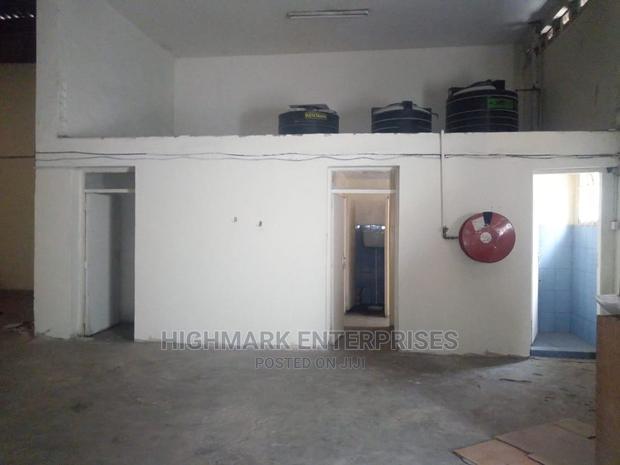 7000 Sq Feet Godown to Let