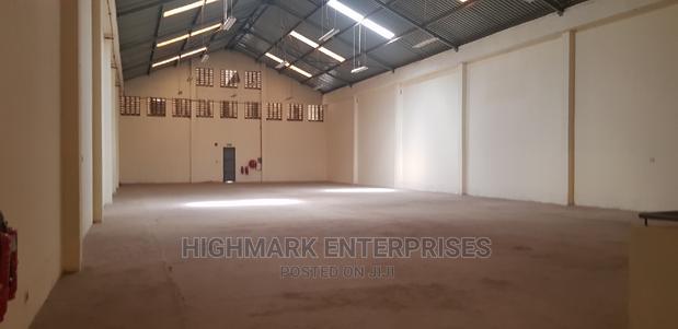 10000 Sq Feet Godown to Let