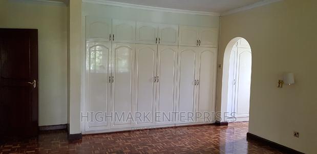 5bdrm Maisonette in Ridgeways for sale
