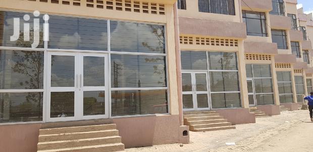Showroom to Let