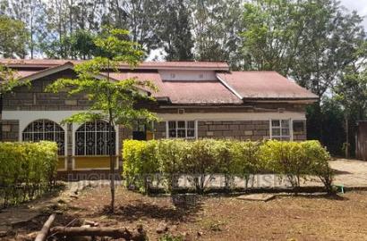 3bdrm Bungalow in Oloolua, Oluulua for Sale