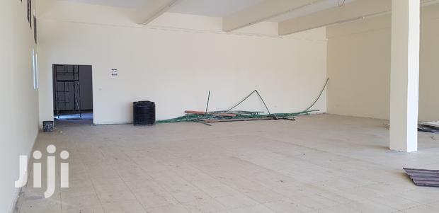 Showroom to Let