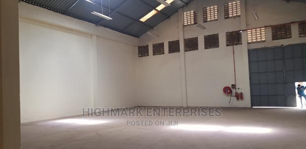 10000 Sq Feet Godown to Let