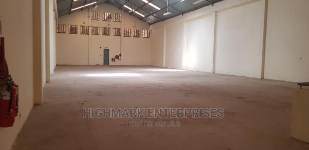 10000 Sq Feet Godown to Let