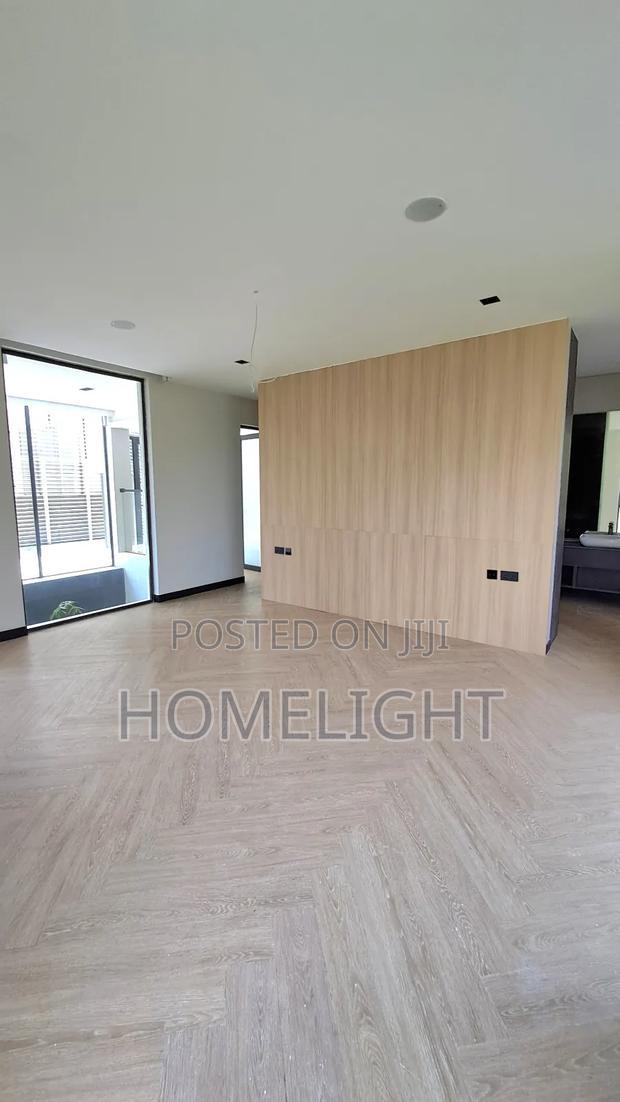 5bdrm Villa in Riverside for sale