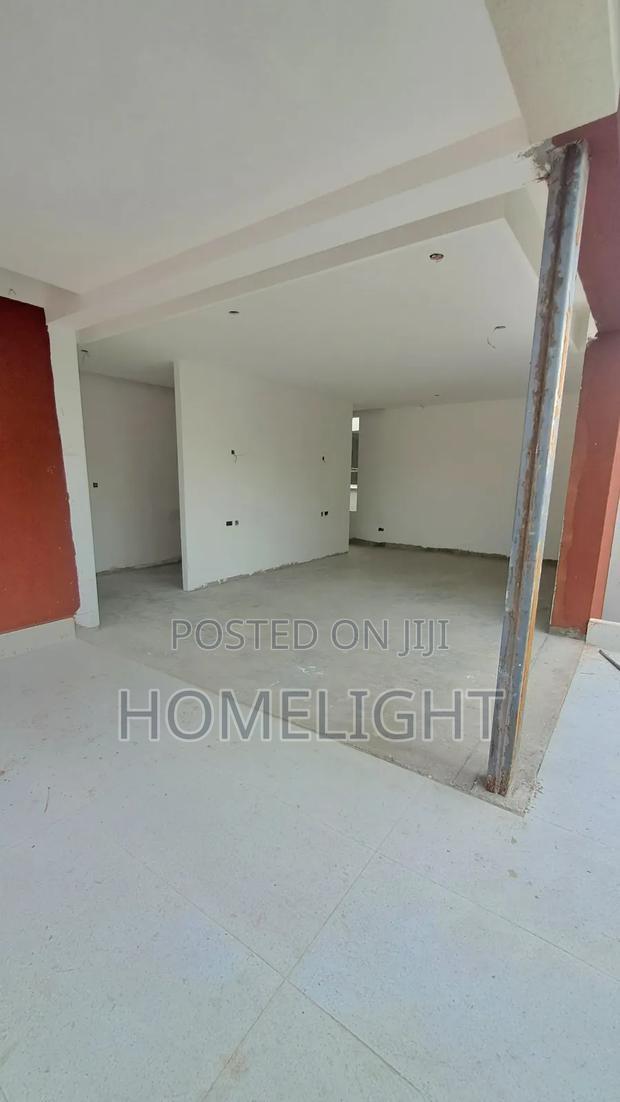 5bdrm Villa in Lavington for sale