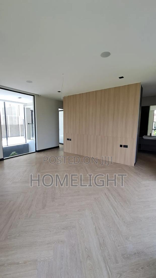 5bdrm Villa in Riverside for sale