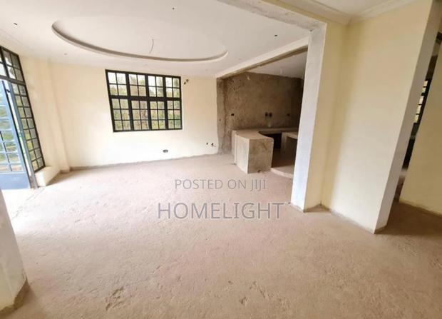 7bdrm Mansion in Kerarapon for sale
