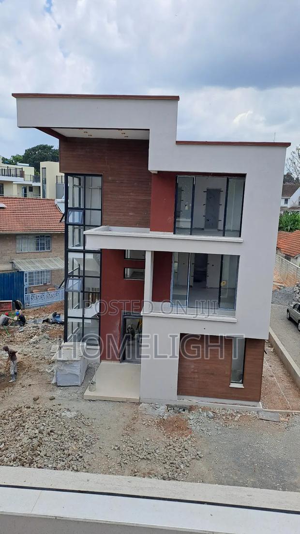 5bdrm Villa in Lavington for sale