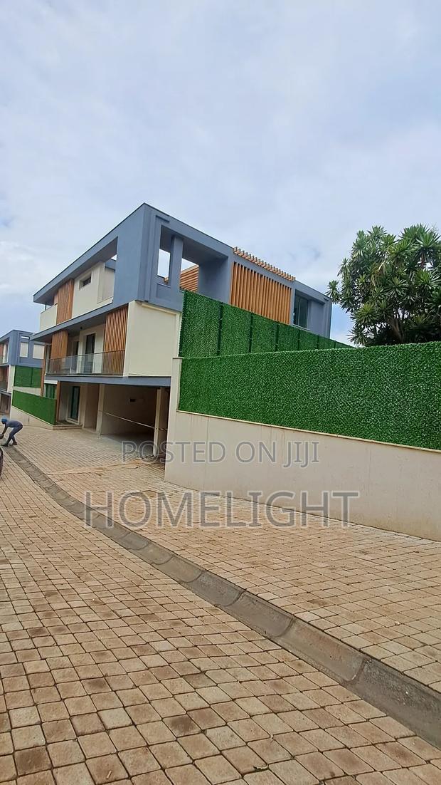 5bdrm Villa in Lavington for sale