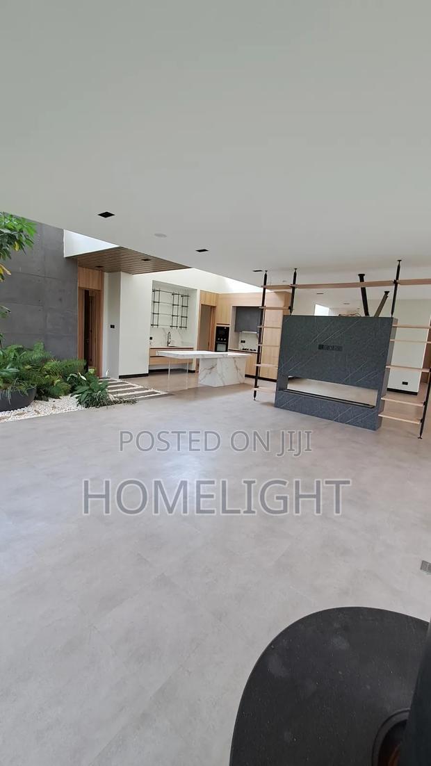 5bdrm Villa in Riverside for sale