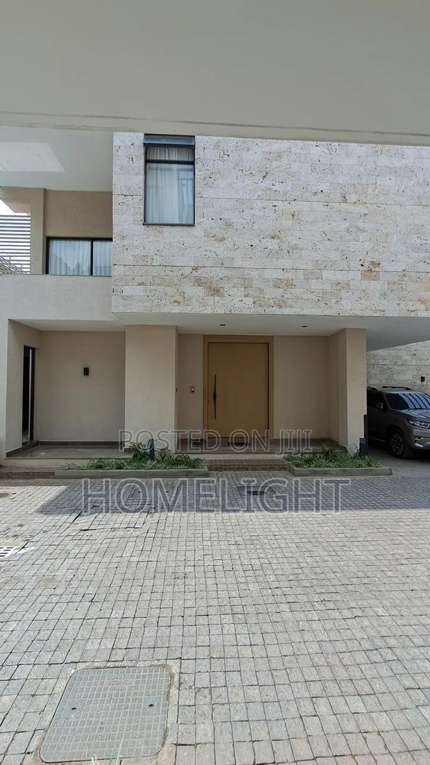5bdrm Villa in Riverside for sale