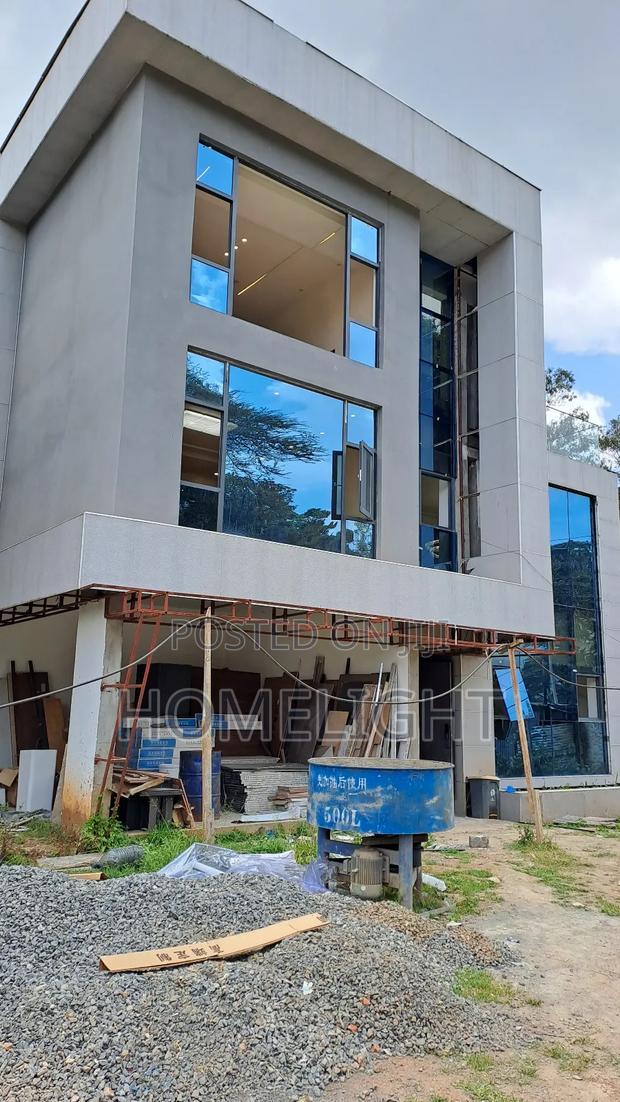 5bdrm Villa in Lavington for sale