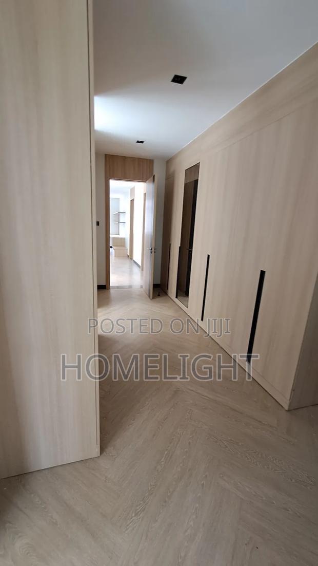 5bdrm Villa in Riverside for sale