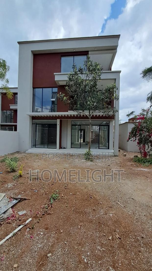5bdrm Villa in Lavington for sale