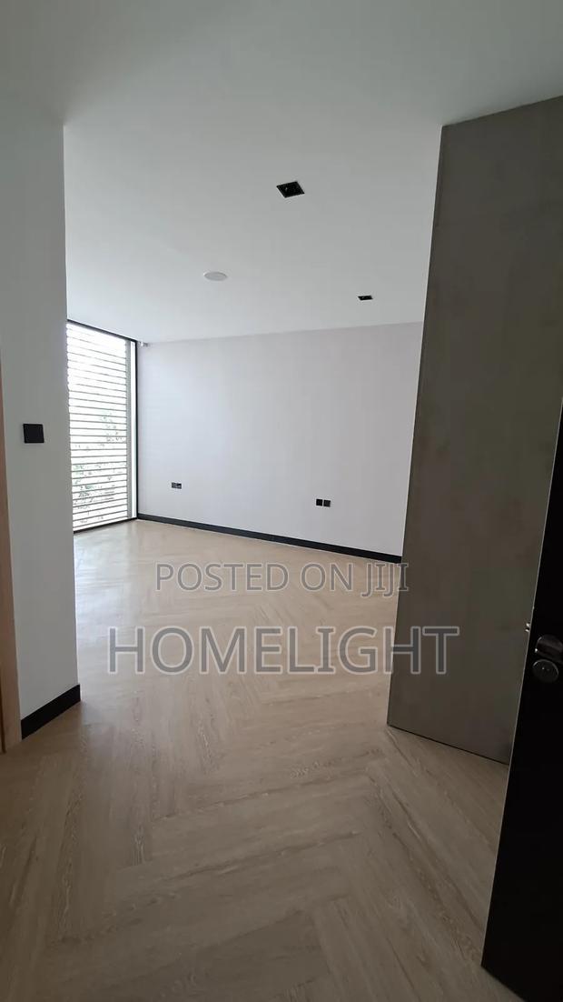 5bdrm Villa in Riverside for sale