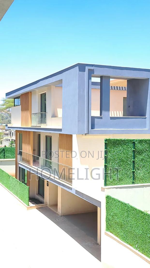 5bdrm Villa in Lavington for sale