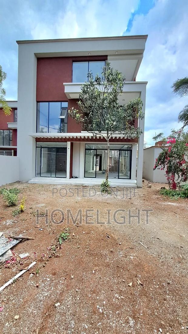 5bdrm Villa in Lavington for sale