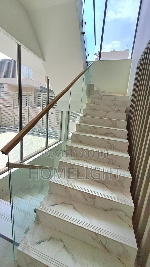 5bdrm Villa in Riverside for sale