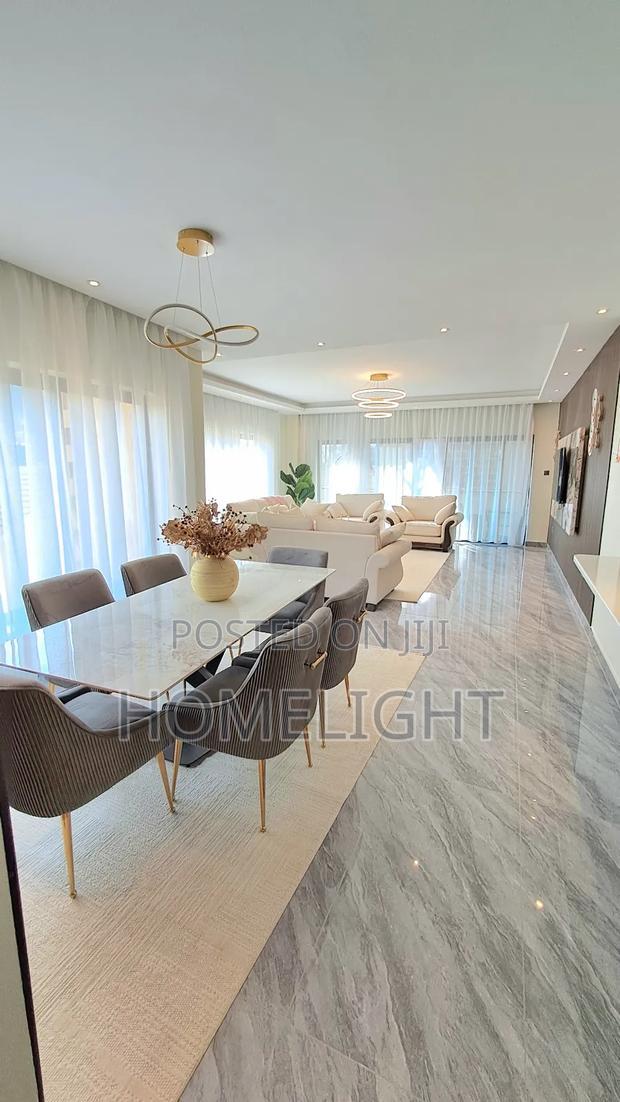 4bdrm Apartment in Parklands for sale