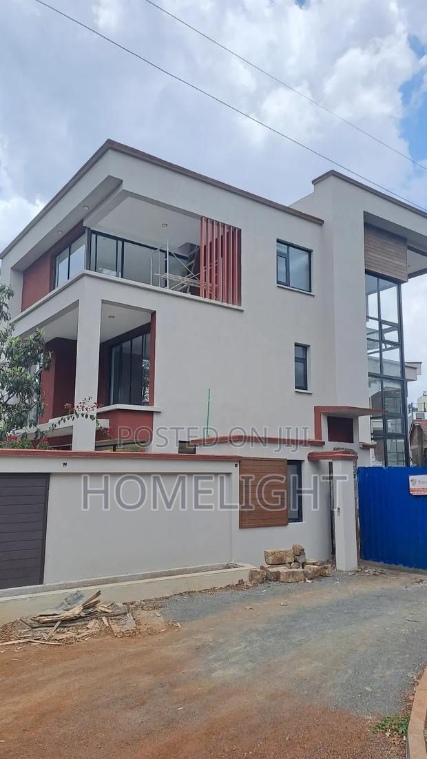 5bdrm Villa in Lavington for sale