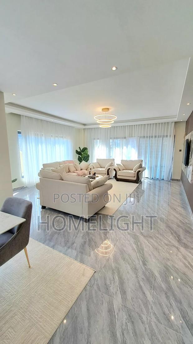 4bdrm Apartment in Parklands for sale